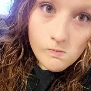 Meet your Posher, Caitlin